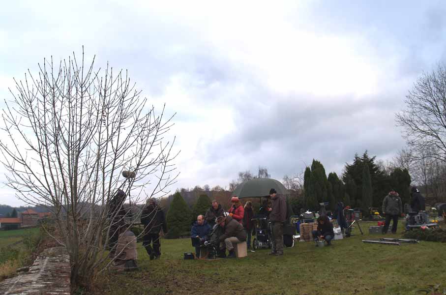 Wandergeselle, Auf der Walz, Walz, Wanderschaft, Tippelei, Potzlow, Für den unbekannten Hund, FUERDENUNBEKANNTENHUND, Gesellen, Steinmetz, Biker, Bikerclub, Rockerbraut, Motorradclub, Handwerk, FERRIS MC, Hip-Hop, Tätowierung, Strip, Breakdance, Skater, Tattoo, Dominik Reding, Benjamin Reding, Reding-Brüder, Filmstart, Kinofilm